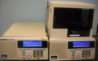 PERKIN ELMER LIQUID CHROMATOGRAPH SYSTEM CONSISTING OF: PERKIN ELMER SERIES 200 AUTO SAMPLER, -293N0