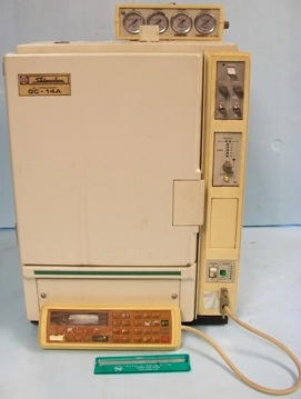 SHIMADZU GAS CHROMATOGRAPH GC-14A, MODEL: GC-14A, NO 275992YS, 115VAC, 50/60HZ, WITH KEYBOARD GC-14