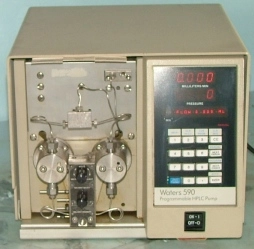 WATERS 590 PROGRAMMABLE HPLC PUMP PROGRAMMABLE SOLVENT DELIVERY SYSTEM MODULE MODEL M590 590-005493 