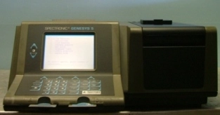 SPECTRONIC GENESYS 5 UV-VISIBLE SPECTROMETER, CAT NO 336001, : 3V08271005 WITH APPLICATION 1 SOFT 