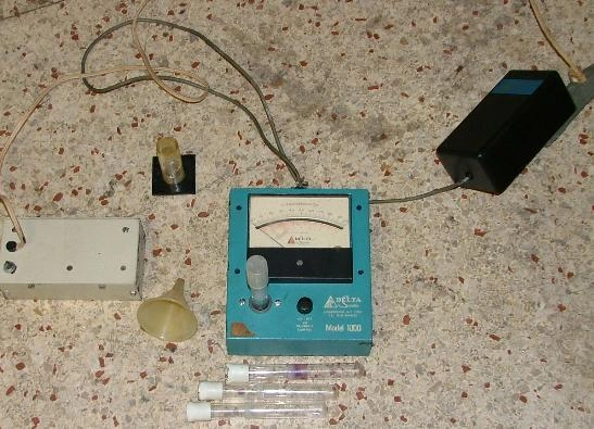 DELTA SCIENTIFIC MODEL 1000-01, : 4233 PHOTOMETER % TRANSMISSION 0-100 ...