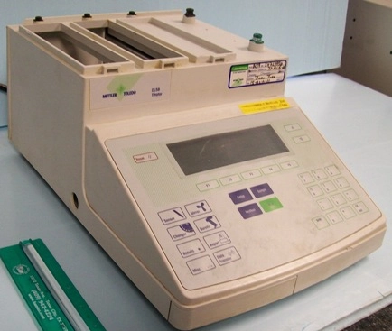 METTLER TOLEDO DL58 TITRATOR, MODEL DL58, SNR 5117238540, FNR# 51107003, 100-240V, 400MA, 50/60HZ (B