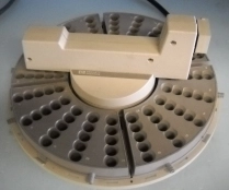 HEWLETT PACKARD SAMPLE TRAY, MODEL 18596B : 3106A24166, 