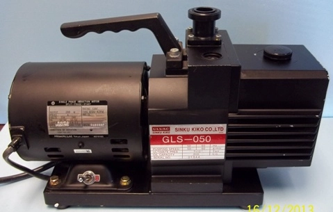 SINKU KIKO CO ULVAC GLS-050 VACUUM PUMP MFG NO: D482997 ND: 10185 230/240V 50-60/50-60HZ 23/20/2