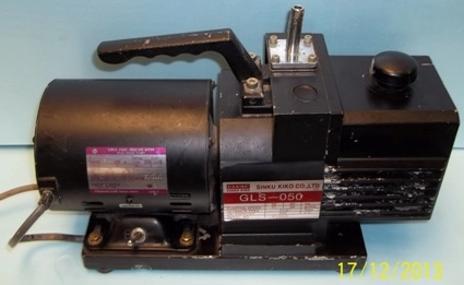 SINKU KIKO CO ULVAC GLS-050 VACUUM PUMP MFG N: 0476956 TYPE: EFDU-KTPM VOLTAGE: 220/230 50/60HZ 50/