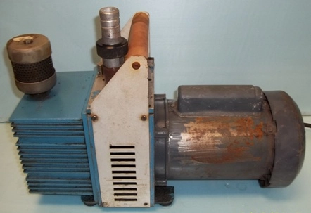 PRECISION SCIENTIFIC INC VACUUM PUMP CAT# 10432-14 SN: 14AU-1 MOTOR SPECS GENERAL ELECTRIC SKC37RN8