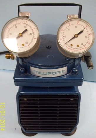 MILLIPORE OIL LESS VACUUM PUMP WITH PRESSURE GAUGE AND VACUUM GAUGE MODEL: XX5500000, 115V 40A 60HZ