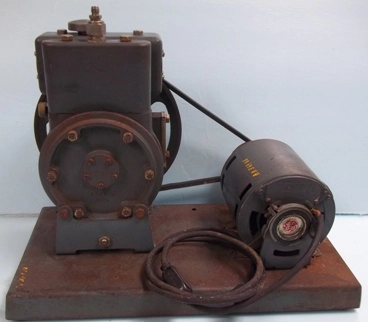 THE WELCH SCIENTIFIC COMPANY DUO SEAL VACUUM PUMP MODEL NO 1404 : 48310 WITH GENERAL ELECTRIC MOTOR