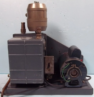 SARGENT-WELCH SCIENTIFIC CO DUO-SEAL VACUUM PUMP MODEL NO: 1402 : 115260 WITH 1 SARGENT-WELCH SCI