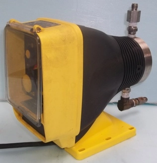 LMI MILTON ROY ELECTROMAGNETIC DOSING PUMP 120 VAC 50/60 HZ 140A MODEL: AA171-257 : 07092430798-