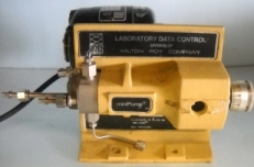 LABORATORY DATA CONTROL DIVISION OF MILTON ROY COMPANY MINI PUMP : 92014801 50/60 HZ 16/160 ML/HR