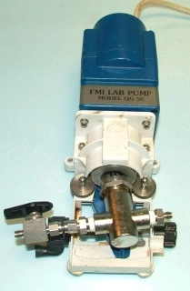 FMI LAB PUMP MODEL QG50 MODEL QG50-1 PISTON DIAMETER &Acirc;&frac14; FLOW RANGE ML/MIN 0-1600 PRESSURE PSIG 40 F