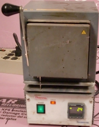 THERMOLYNE FB1315M MUFFLE FURNACE NO 0152987201110627, VOLTS 120 AMPS 89 WATTS 1060 HZ 50/60
