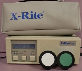 X-RITE 918 TRISTIMULUS REFLECTION COLORIMETER : 001761, 115 VAC INCLUDES 1 WHITE VINYL X-RITE CARR