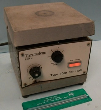 THERMOLYNE SUBSIDIARY OF SYBRON, STIR AND HOT PLATE, TYPE 1000 STIR PLATE, BARNSTEAD/THERMOLINE, MOD
