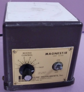 LAB LINE INSTRUMENTS MAGNESTIR MAGNETIC STIRRER, CAT NO 1250, 120 VAC, 50/60 HZ