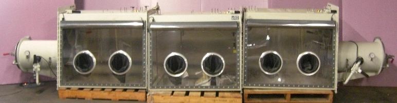 VACUUM ATMOSPHERE CO, VAC CONTROLLED ATMOSPHERE SYSTEMS, GLOVE BOX, 3 SECTION SIX GLOVE BOX CONSIS