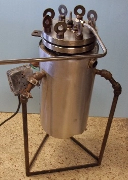 3000 ML 316L STAINLESS STEEL HEAT JACKETED REACTOR WITH STIRRER ( NO MOTOR ) AND SUPPORT STAND VALV