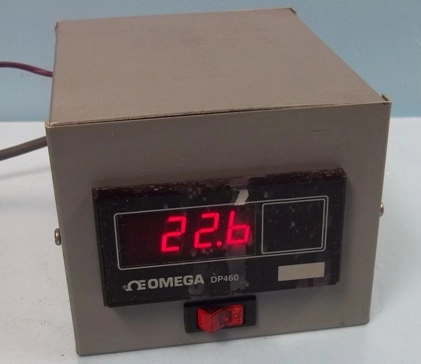 OMEGA DIGITAL THERMOSTAT MODEL: DP460, ENCLOSED IN METAL BOX HOUSING The DP460 is an economical dc 