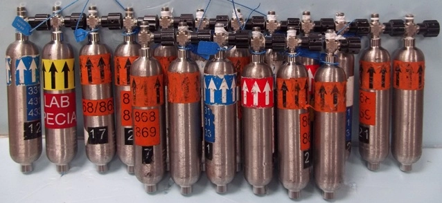  SWAGELOK 300 ML, SAMPLE CYLINDER DOT-3E1800 304L-HDF4-300 WITH 1 SWAGELOK SS-14DKM4-113-316 VAL