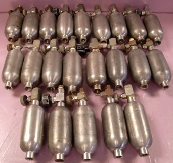 WHITY 150 CC, SAMPLE CYLINDERS 3E 1800, 304L-HDF4, 150 CC ALL HAVE 1 VALVE ON ONE END 