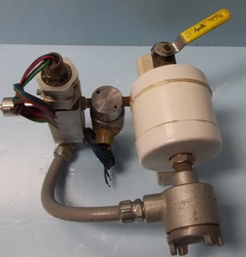 FLUID ACTUATED SAMPLE CYLINDER CONSISTING OF: ITT NEO-DYN PRESSURE SWITCH, INCR 10-30 PSI, PROOF 10