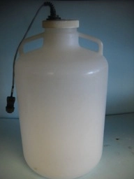 NALGENE 5 GALLOON/ 20 LITER PLASTIC CARBOY WITH HANDLES, WITH HACH FULL BOTTLE SHUT-OFF SENSOR ,MODE