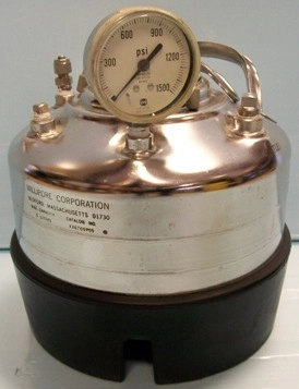 MILLIPORE CORPORATION MAX CAPACITY 5 LITERS, CATALOG# XX6700P05, 100PSI MAX, WP 250F, MIN TEMP -20