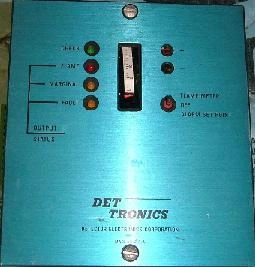 DET TRONICS DETECTOR ELECTRONICS, CORP ENCLOSED WITH FLAME METER 