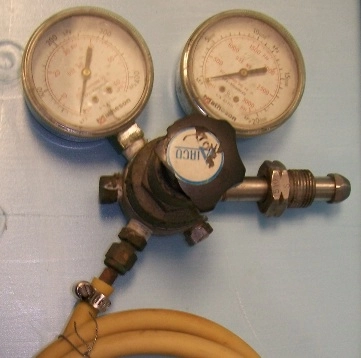 MATHESON AIRCO RARE AND SPECIALTY GAS GAUGES, : 63-3161, : 63-3133, MAX INLET PRESSURE: 3000 PSI, OU
