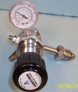 AERIFORM COMPRESSED GAS REGULATOR MODEL: SGT500-15-580-BV MAX INLET 3000 PSIG, MAX OUT LET 200 PSI