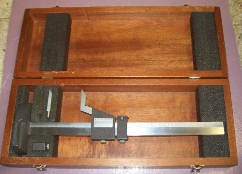 BROWN &amp; SHARPE 12" VERNIER HEIGHT GAGE MEASUREMENTS ON RULER 0-13" IN WOODEN CASE 