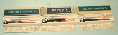 LAB SYSTEMS FINN PIPETTE 5-50 MU LITERS CODE 4007020 LOT NO 8600 WITH MANUALS