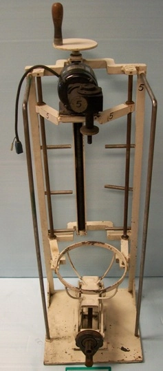 HEAVY DUTY ROUND BOTTOM REACTOR / HEATING MANTLE LAB JACK WITH MANUAL OR MOTOR DRIVEN ACTION MOTOR =