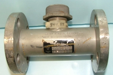 HALLIBURTON FLOW METER 45880261 1SF25225 FITTING ON TOP 84488 4 HOLE FLANGE 7/8 FLANGE CL1 GPD F