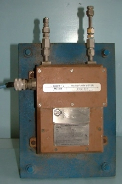 MICRO-MOTION MASS FLOW METER MODEL D12 MODEL 50125100 132009 TUBE 1700 PSIG TEMP -240 TO 204 CONN 17