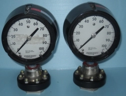 ASHCROFT DURA GAUGE 0-100 PSI AISI 316 TUBE AND SOCKET WELDED WITH DIAPHRAGM ONE IS SILICONE FILLED