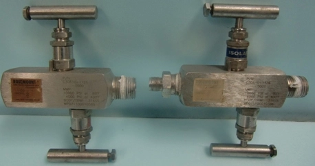 ROSEMOUNT MANIFOLDS, : C30610-1126-0000 MWP ` 10000 PSI AT 85 DEG F 4000 PSI AT 400 DEG F BODY