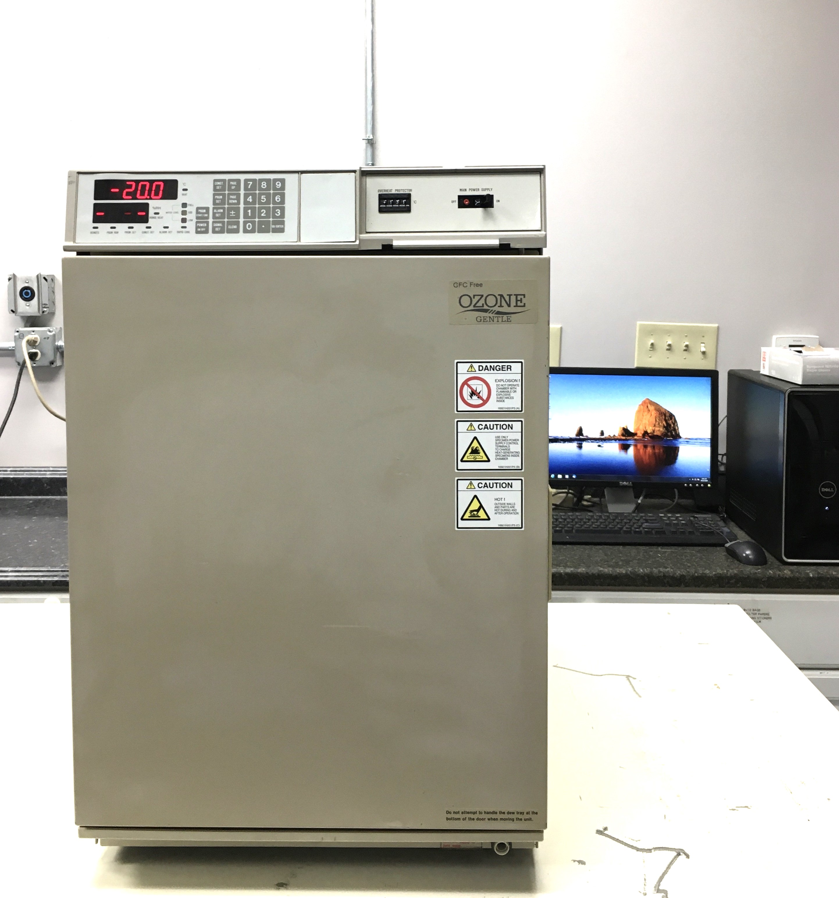 Environmental Chamber -- Espec SH-240 Humidity (30%-95%) / Temperature (-20C to +130C) Test Chamber - Warranty