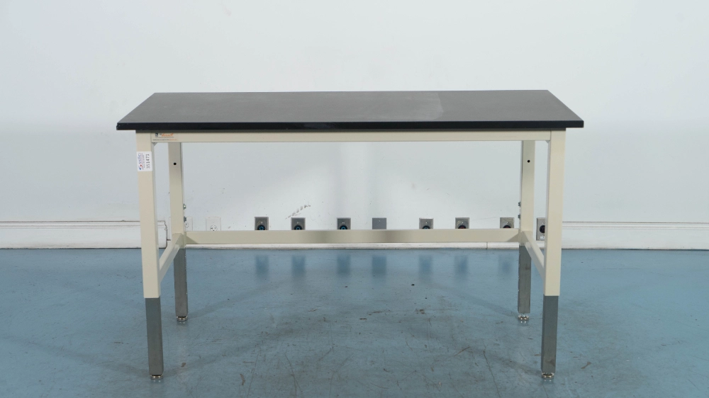 New England Labs 5' Stationary Lab Table