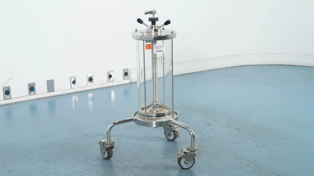 Amersham Pharmacia 15 Liter BPG Chromatography Column | LabX.com