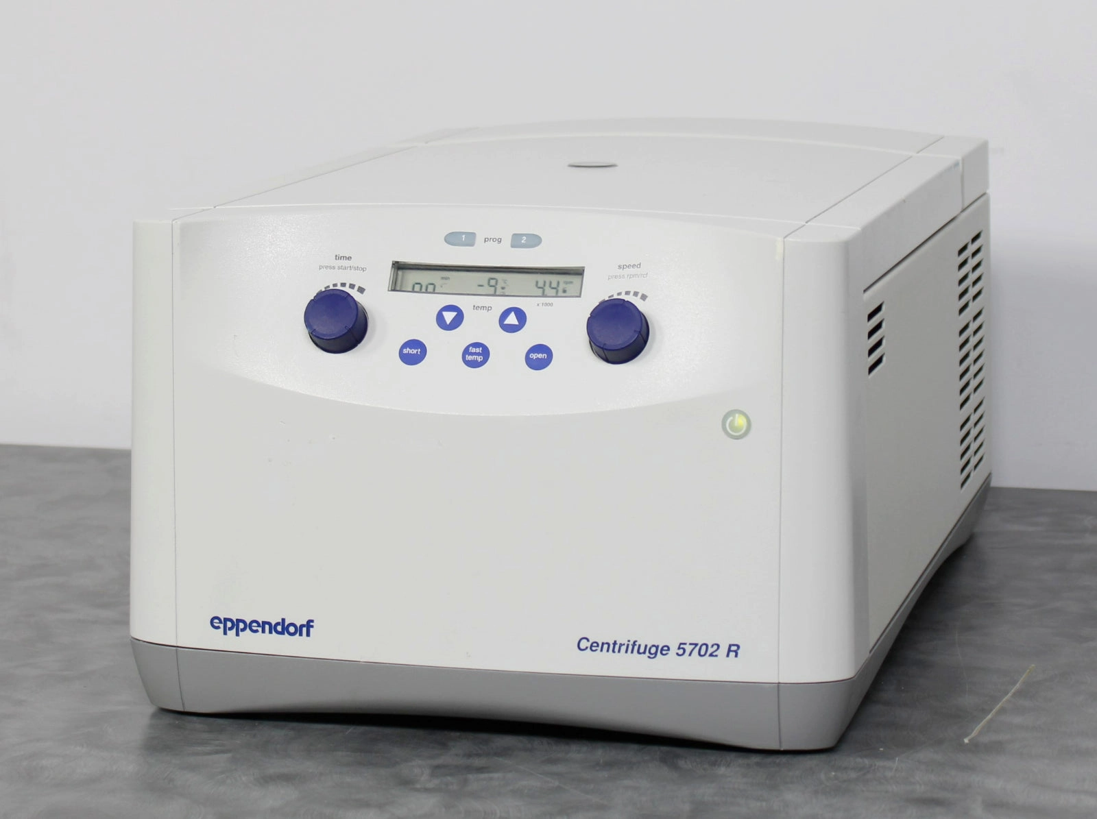 Eppendorf 5702R Benchtop Centrifuge with a 120-day Warranty