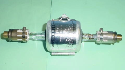 Hanovia 538C-1 Xenon lamp, 840-950 watts, 27-29 amps, 29-35 volts 7.5" tip to tip