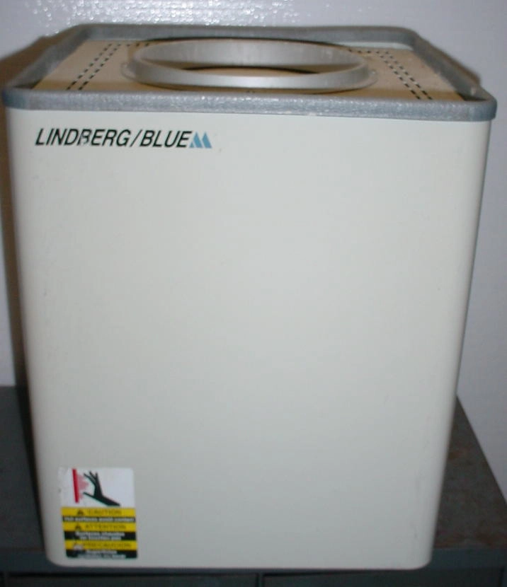 Lindberg 5" diameter x 9" deep crucible furnace 1200&deg;C.&nbsp; 208/240 1700 watts. CF56622C Tested. Type K thermocouple, no control