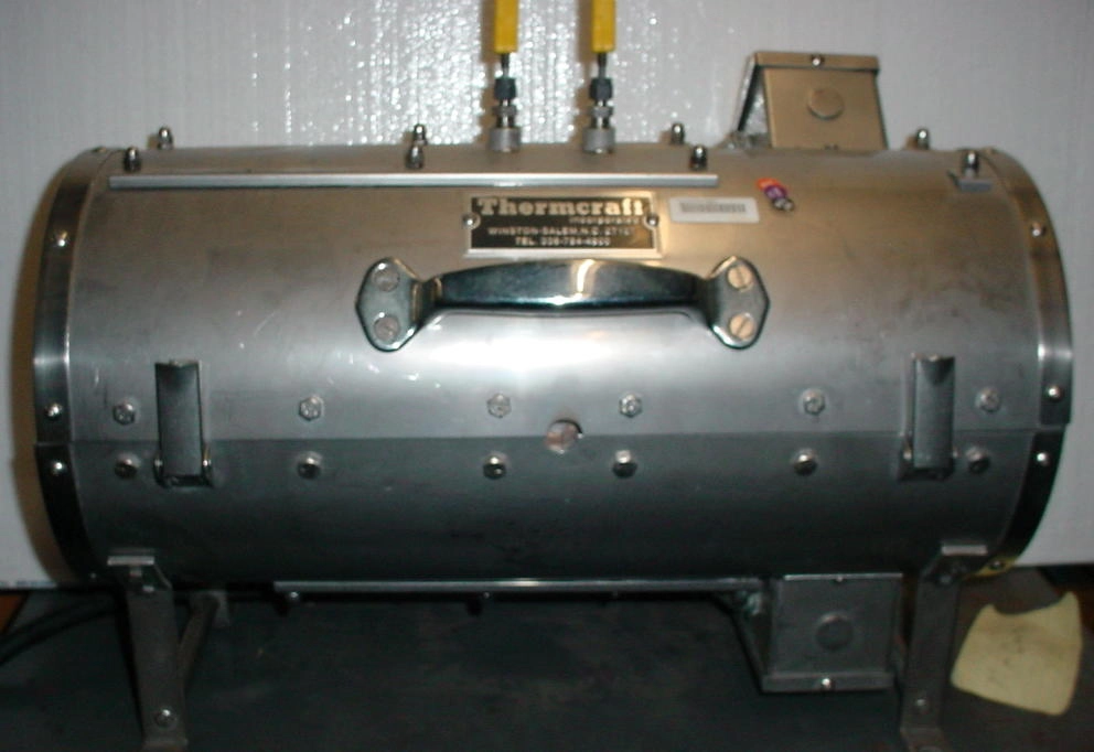 Thermcraft clamshell furnace 1,200 &deg;C 1.5" x 18" long TSP-1.62-0-18 2,000 watts. 120 volts with controller