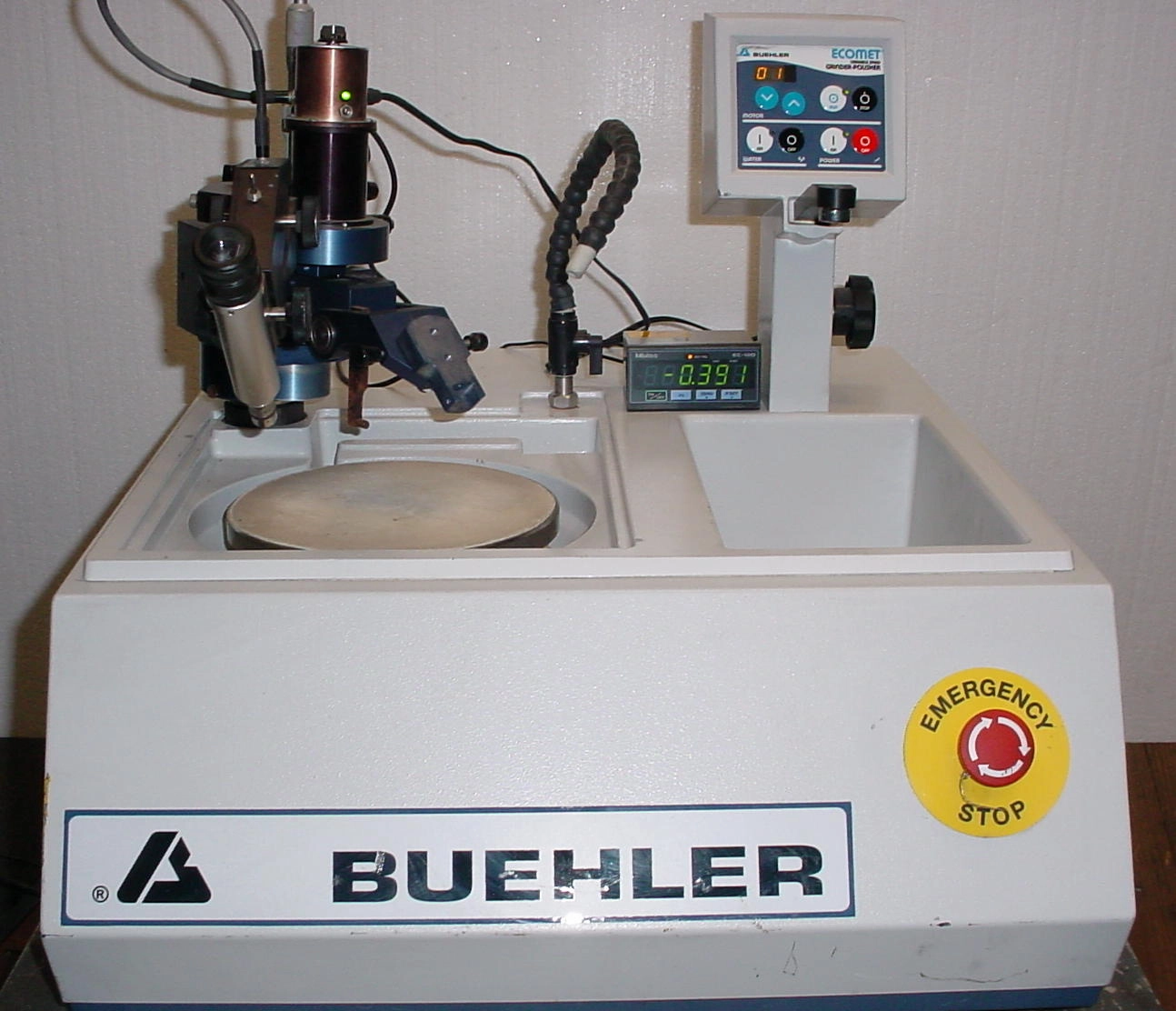 Buehler MPC 2000 low speed grinder polisher for Chips and IC's, model 49-3100. 1 to 50 rpm, with oscillating motor, digital micrometer, microscope. Requires 60-5300 MicroPrecise TriPpoint. Video