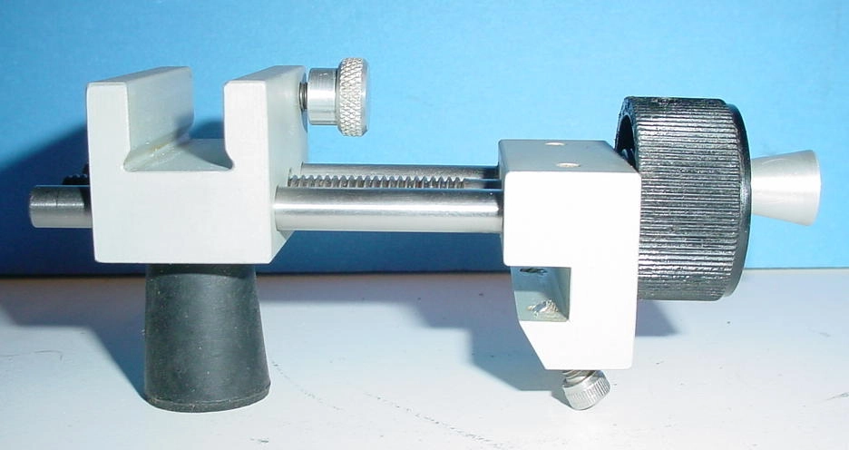 Buehler Isomet dressing chuck 11-1196, for newer white saw (sloped front)