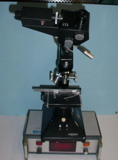 Unitron ME bright field microscope w/Vickers image shearing micro measuring eyepiece, 10 x
