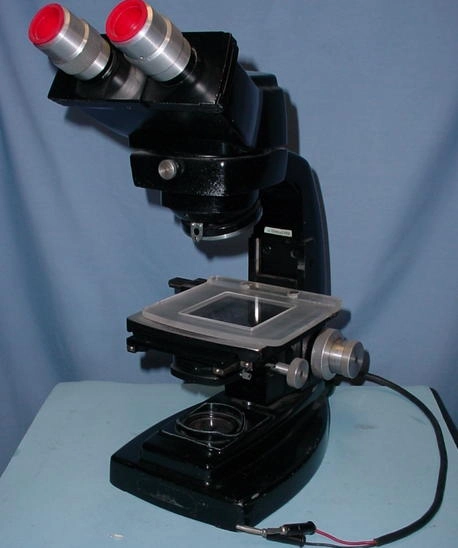 Bausch and Lomb binocular Dynazoom microscope, BB-262 w/&frac12; x zoom and mechanical stage, w/o lenses