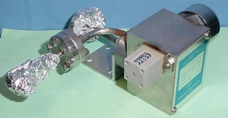 Granville Phillips series 203 variable leak valve with Mini Conflat flange